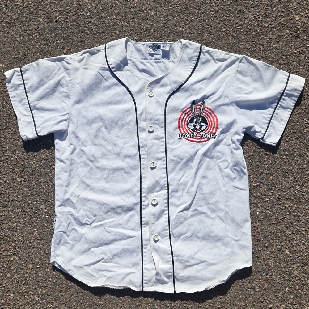 Vintage Looney Tunes "Bugs Bunny" Baseball T-Shirt.